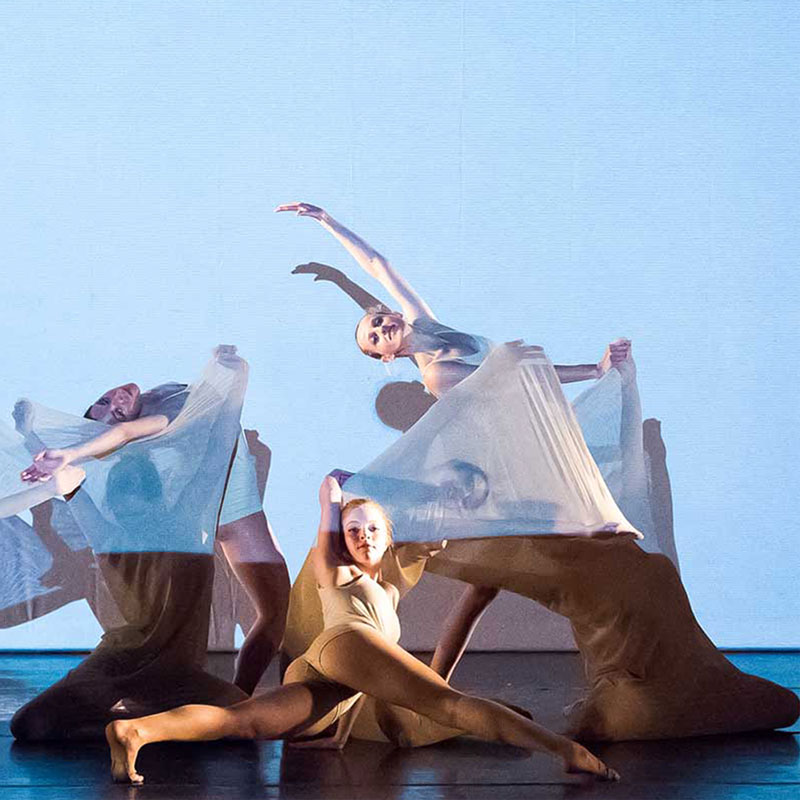 danza-modern-con-veli-compagnia-artedanza